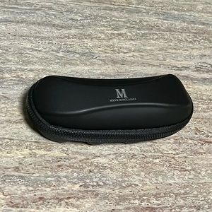 MXNX Sunglasses zippered case with glasses attachment